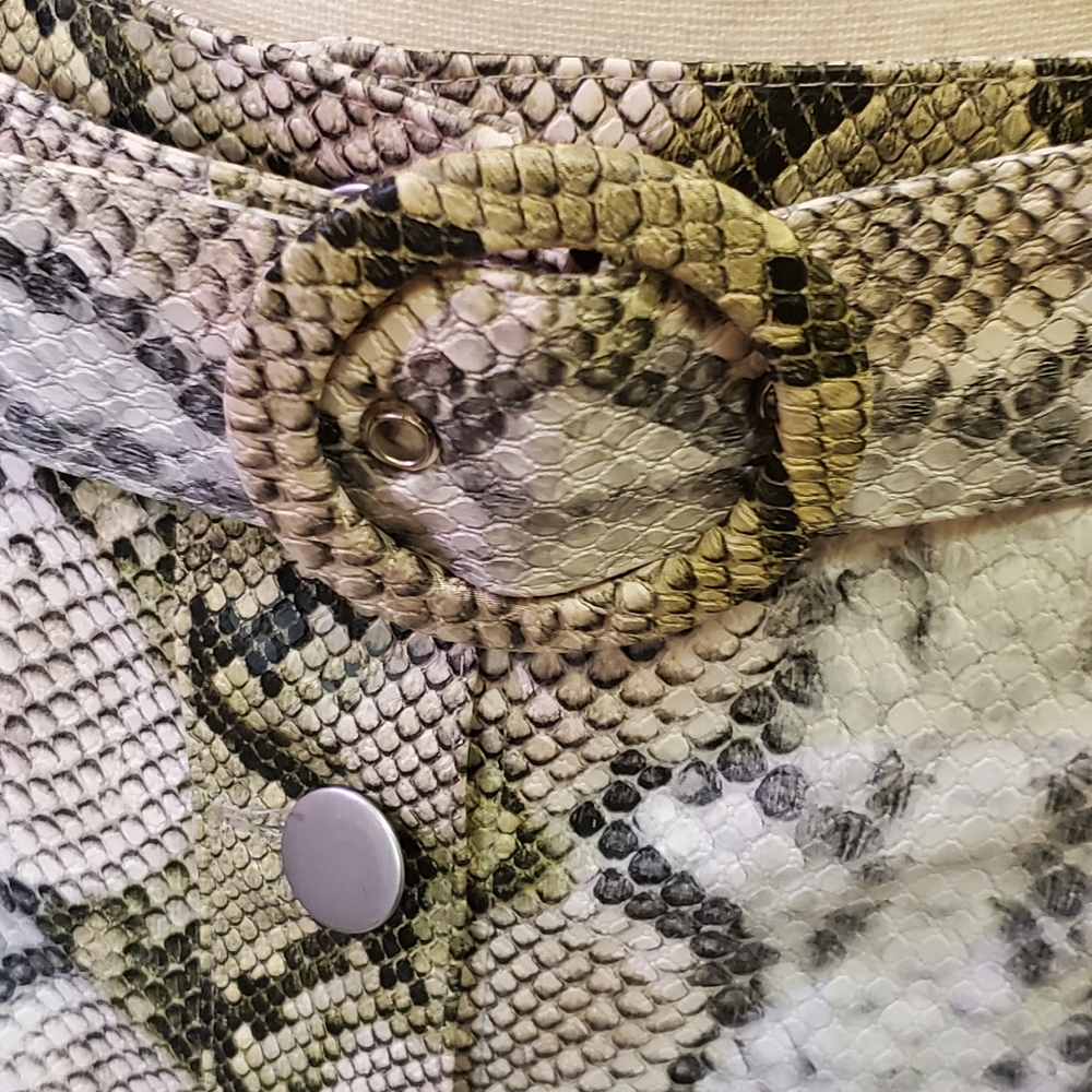 Le Lis Faux Leather Multi-Color Snakeskin Print Mini Skirt, Medium - Picture 10 of 15